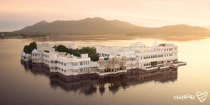 کاخ دریاچه (Lake Palace)