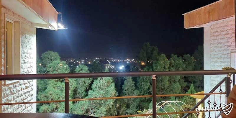 کافه بام جمهوری