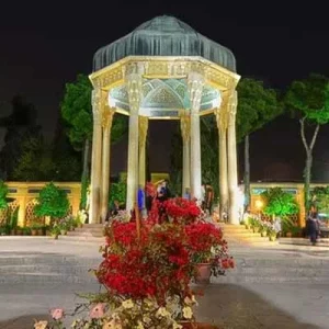 جاهای-دیدنی-شیراز-در-شب